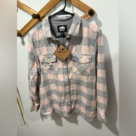NEW WITH TAGS🌟 WOMANS PARK PLAID BUTTON DOWN - Picture 1 of 6